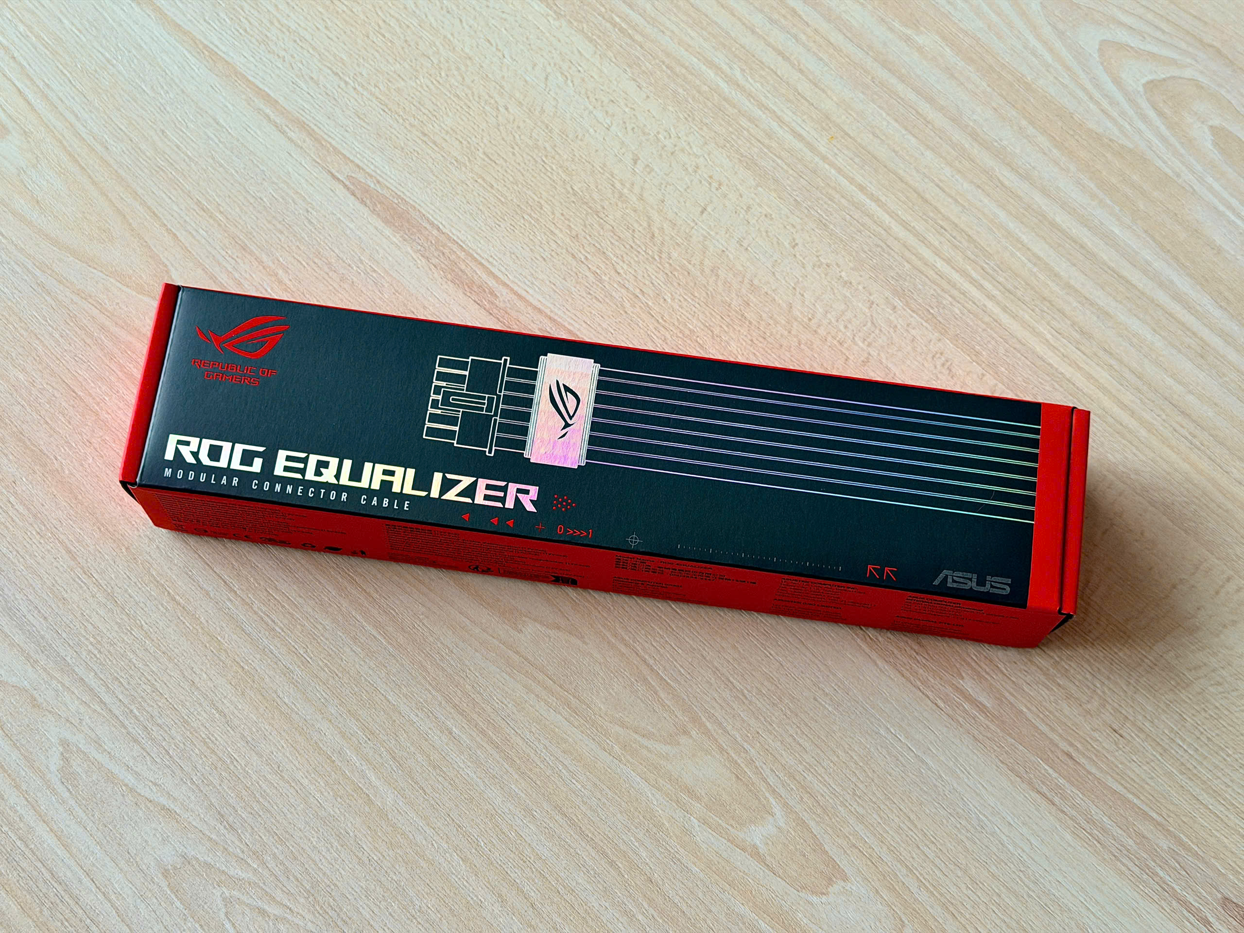 Khui hộp & Đánh giá nhanh ASUS ROG Equalizer: Sợi cáp 12V-2x6 đắt đỏ nhưng mang lại sự an tâm cho RTX 5090